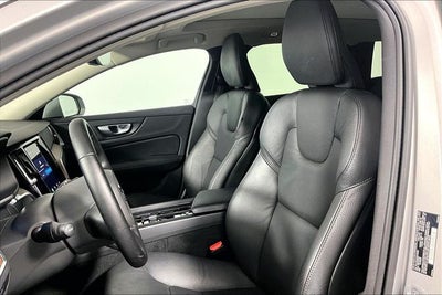2025 Volvo V60 Cross Country B5 Plus