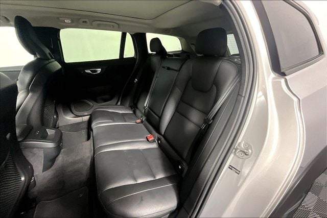 2025 Volvo V60 Cross Country B5 Plus