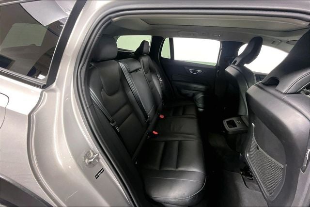 2025 Volvo V60 Cross Country B5 Plus