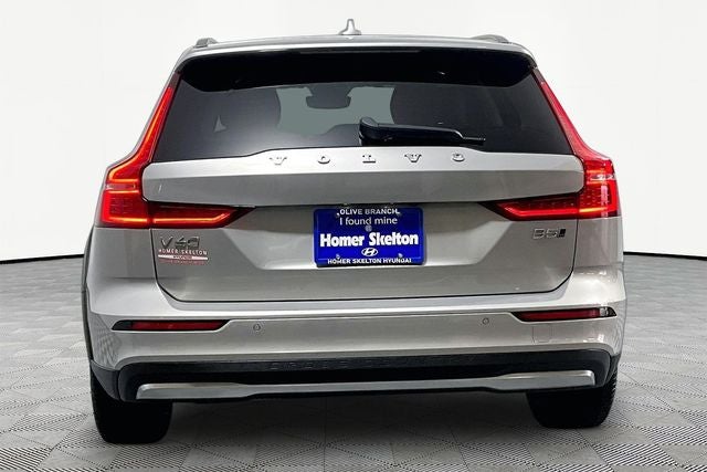 2025 Volvo V60 Cross Country B5 Plus