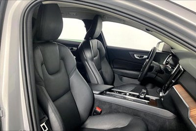 2025 Volvo V60 Cross Country B5 Plus