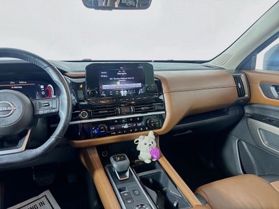 2023 Nissan Pathfinder Platinum