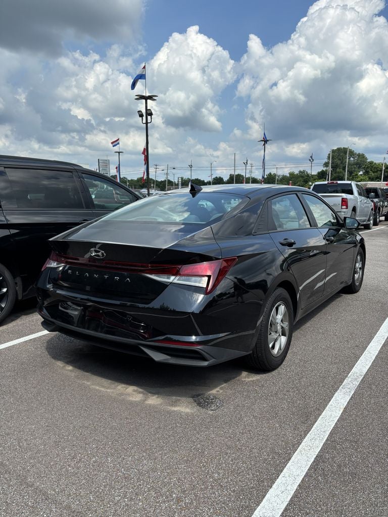 2021 Hyundai Elantra SE