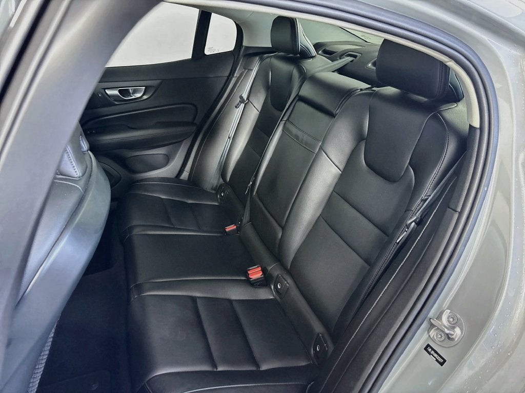 2024 Volvo S60 B5 Core Dark Theme