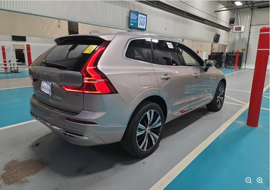 2023 Volvo XC60 B5 Plus Bright Theme